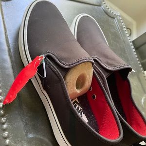 New vans comfycush slip ons
